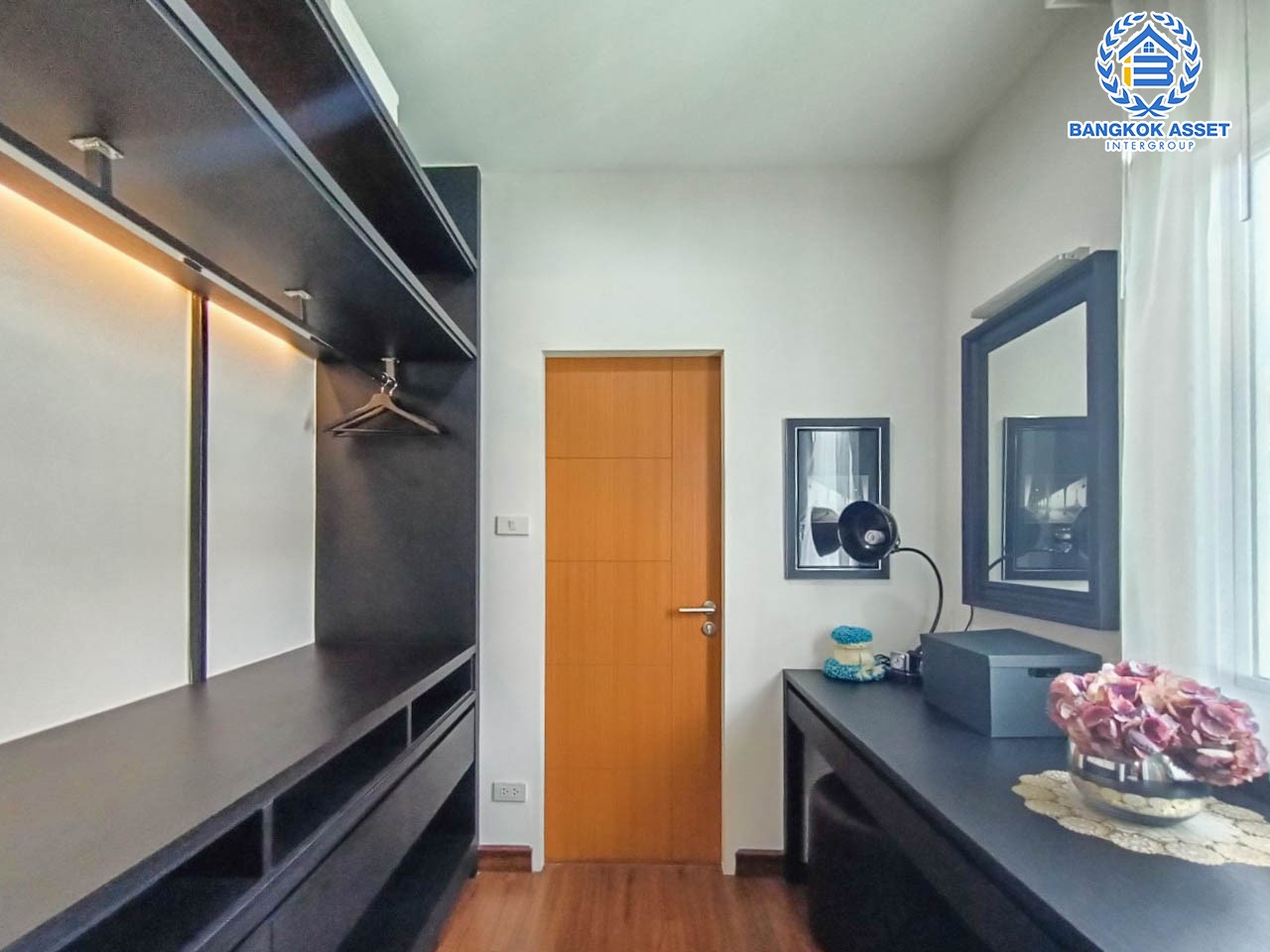 *****บ้านเดี่ยวมือสอง ย่านนนทบุรี ม.ชวนชื่นแกรนด์ ราชพฤกษ์-พระราม5 บนเนื้อที่ 60.7 ตร.ว. ฟังก์ชันพร้อม 3 ห้องนอน 3 ห้องน้ำ 2 ที่จอดรถ บนทำเลศักยภาพติด ถ.นครอินทร์ เชื่อมต่อสะดวกสบายสู่ ถ.ราชพฤกษ์, ถ.ติวานนท์ และวงเวียนพระรามห้า ใกล้ MRT สายสีม่วง สถานีแยกติวานนท์ เพียง 5 นาที